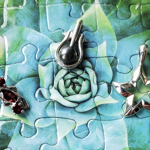 Three separate Necklace Pendants - Picture 7 of 7